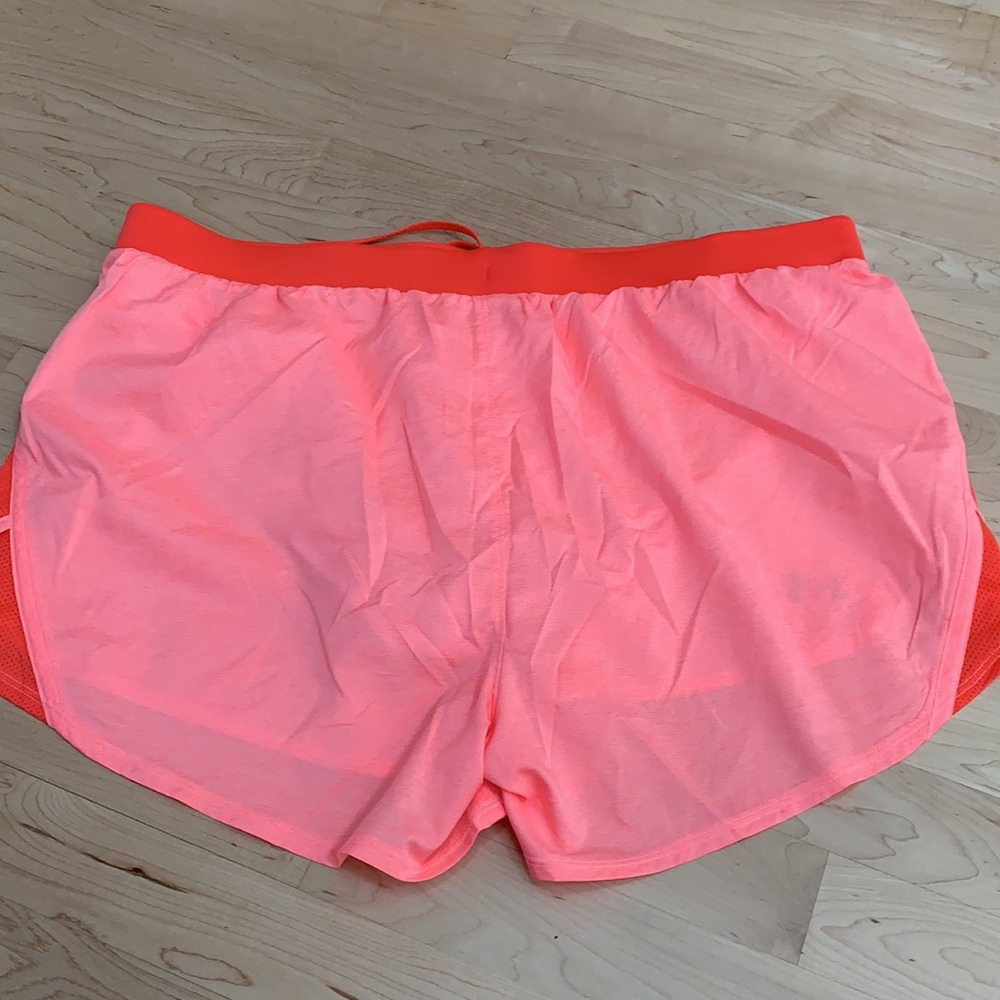 NWOT under armour shorts - Picture 6 of 8